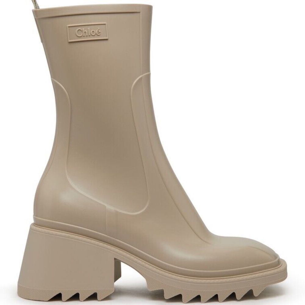 NIB CHLOE Betty Rain Boots 100% Authentic Nomad Beige
